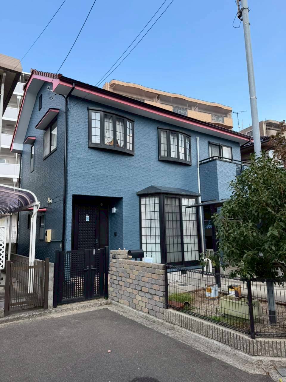 松山市にて外壁塗装・付帯部塗装工事〈無機塗料「グランセラ」使用で長持ち塗装〉の施工後写真